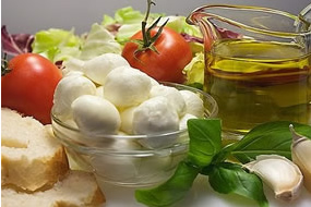 Un conjunto de alimentos propios de la Dieta Mediterránea - Alimentación Saludable