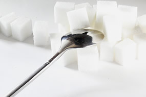 La reducción de azúcar en los alimentos marca tendencia en 2016. En la imagen, unos azucarillos