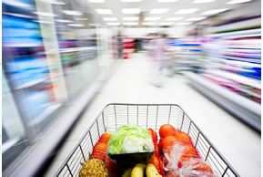 Imagen de un carrito de compra en un supermercado - Legislación alimentaria